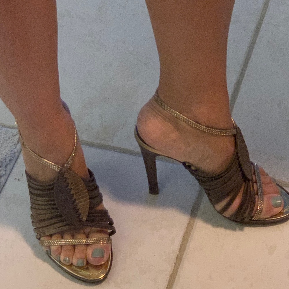 Beautiful  Renne Caovilla Leaf sandals